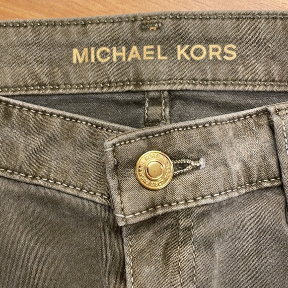 Michael Kors Izzy Cropped Skinny Jeans Size 10 MK logo  stretch Army Green Denim - Picture 3 of 9